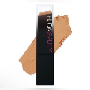 HUDA BEAUTY Skin Finish Foundation Stick Buildable Coverage | BNIB Unused